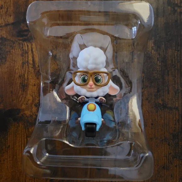 Disney Zootopia Figure - Blue and White - Picture 2 of 2